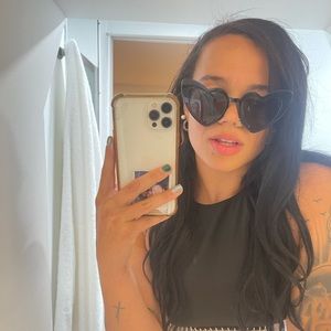 Meet your Posher, Olivia